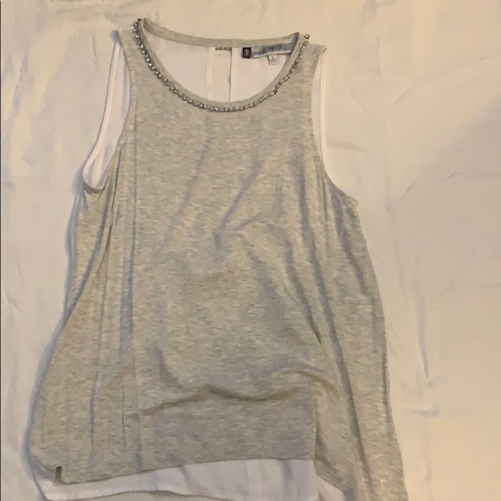 Jennifer Lopez grey and white tank top